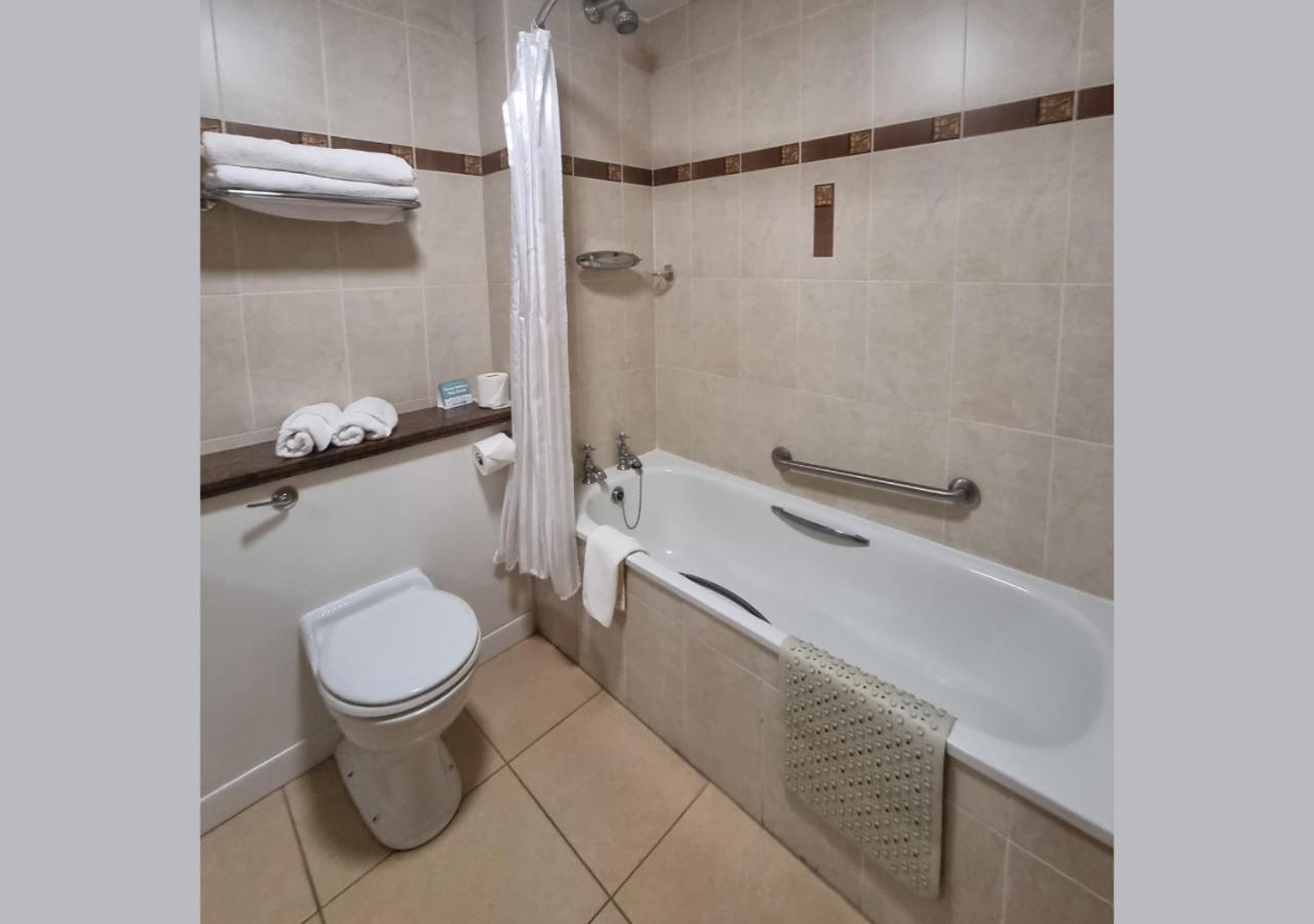 Allingham Arms Hotel